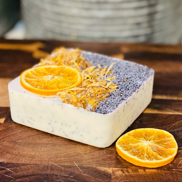 BOTANICAL Citrus Poppy Essential Oil Goat Milk & Cream Lather - Picture 2 of 2